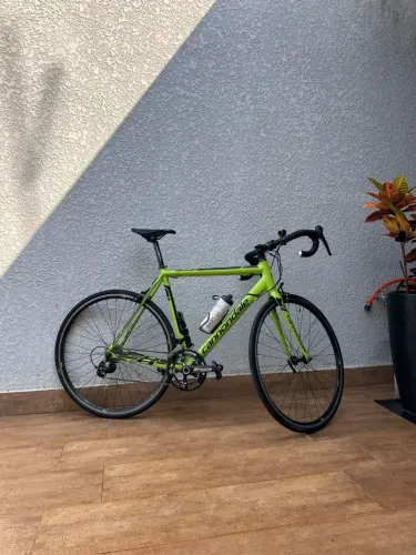 Bike cannondale, grupo 105 tamanho 54.