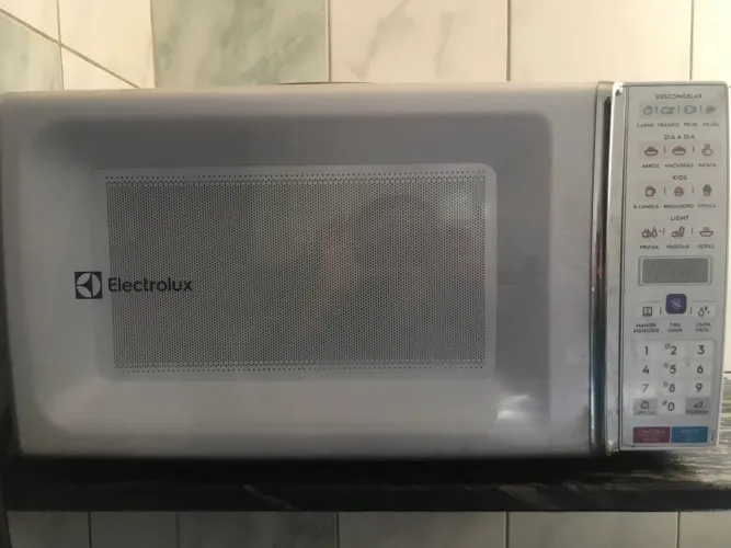 Vende se micro-ondas