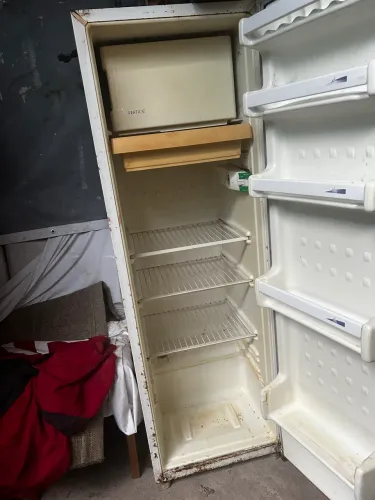 Geladeira pra sair rápido 