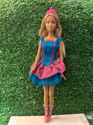 Barbie Rosella - Princesa da Ilha bailarina