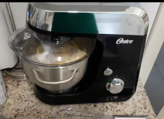 Batedeira planetária Oster 600w inox 110w