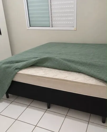 Cama Box casal com colchão R$ 800,00