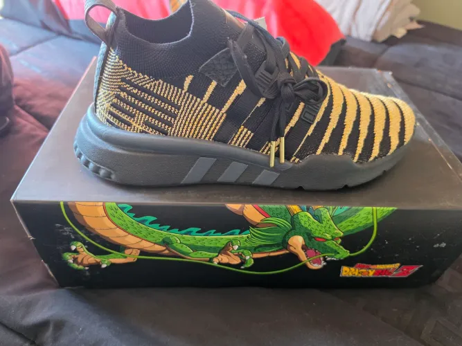 Tênis adidas dragon ball z shenlong dourado 40