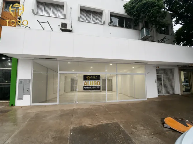 Salão comercial na Avenida Brasil para alugar com 300 m², em Maringá Paraná.
