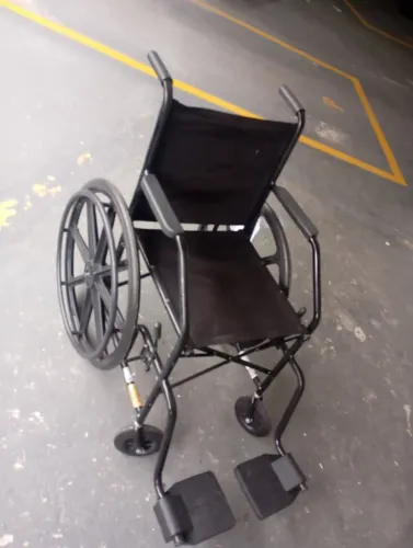 Cadeira de rodas, cadeira para banho e Andador