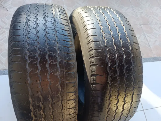 2 Pneus Bridgestone 265/60R18 ótimo 