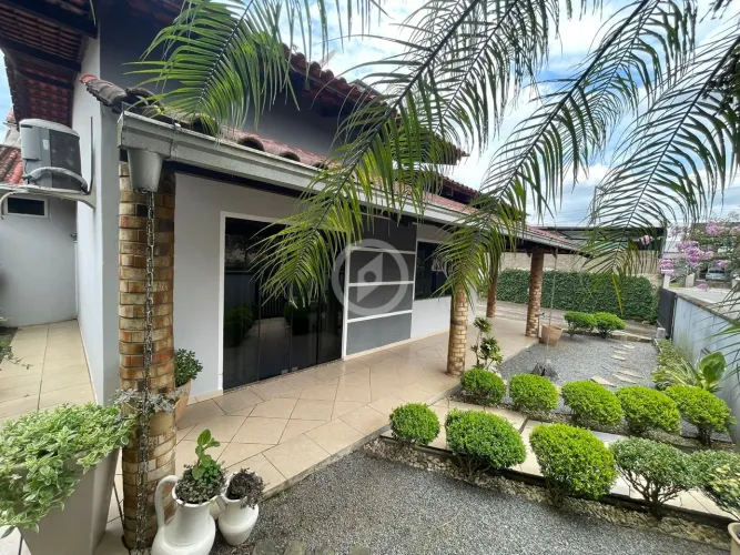 Casa à venda no bairro Amizade - Guaramirim/SC
