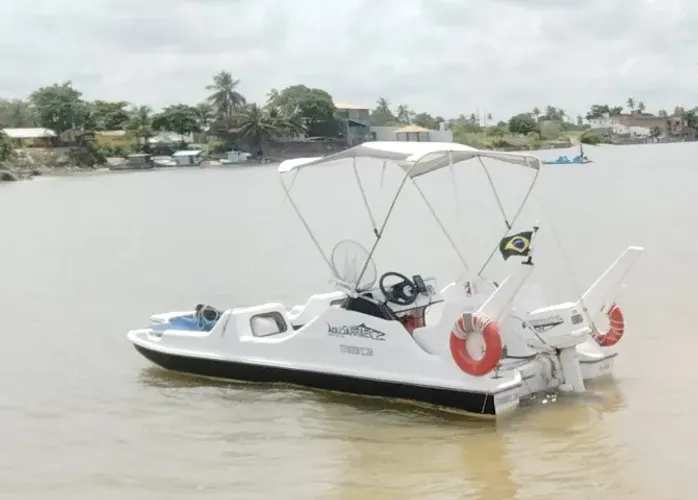 Lancha Super Six 6 pessoas, Johnson 30hp revisado, com carreta