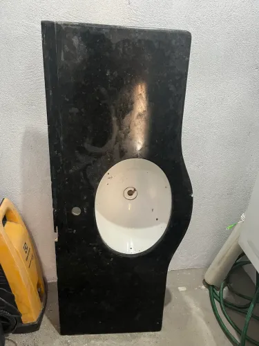 Bancada/Pia para Banheiro em Granito Preto