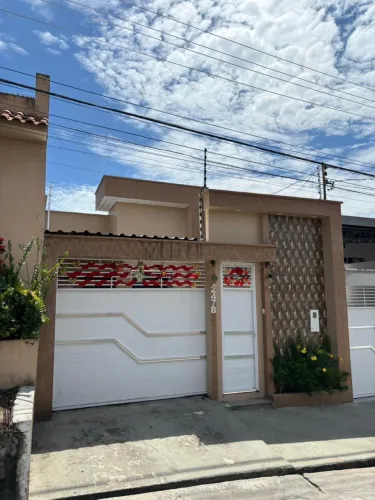 Casa Com Móveis Planejados | 3 quartos | Parque 10