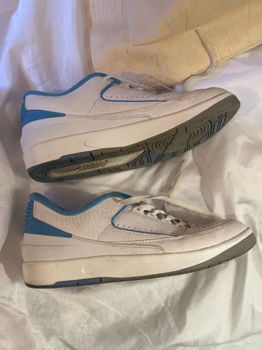 Air Jordan 2 University Blue