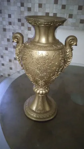 VASO RESINA DOURADO 