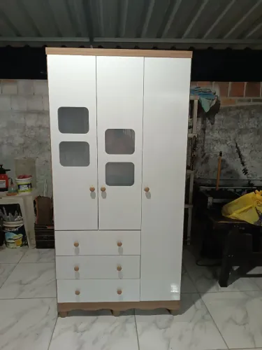 Guarda roupa infantil 