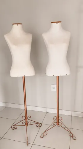 Manequim Rose Gold Retrô