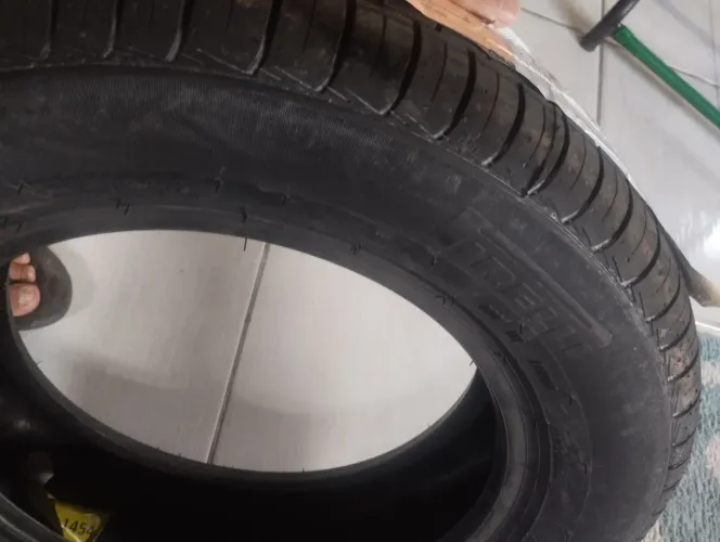 Pneu novo da Pirelli 175/65/14