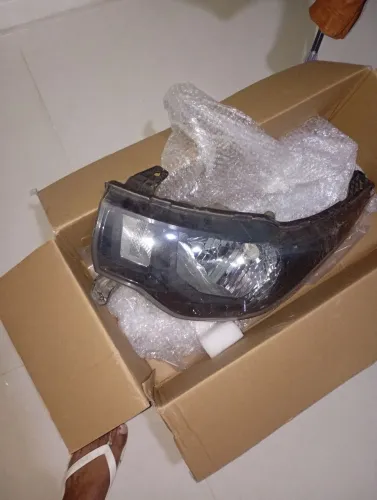 Farol Fiat Mobi lado esquerdo 