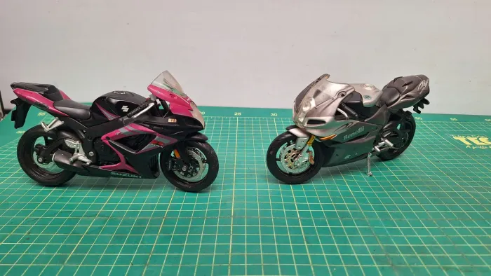 Par de motos miniatura 1/12 Maisto