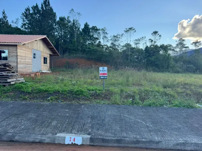 Lote plano a a venda no Santo Antonio