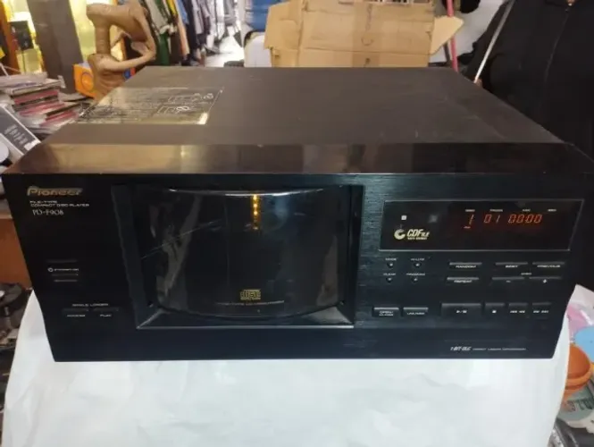Cd player Pioneer 101 CDs PD F908