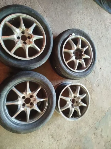 Jogo de rodas de liga leve aro 16 4x100