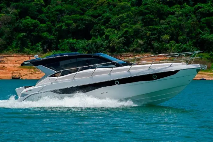 Lancha Ventura 400 HT (40 pés)- Ñ e Focker/NX/FS/Solara/Schaefer/Phantom/Azimut