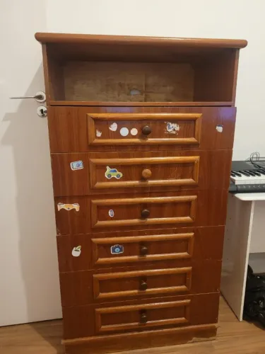 Armário com Gavetas