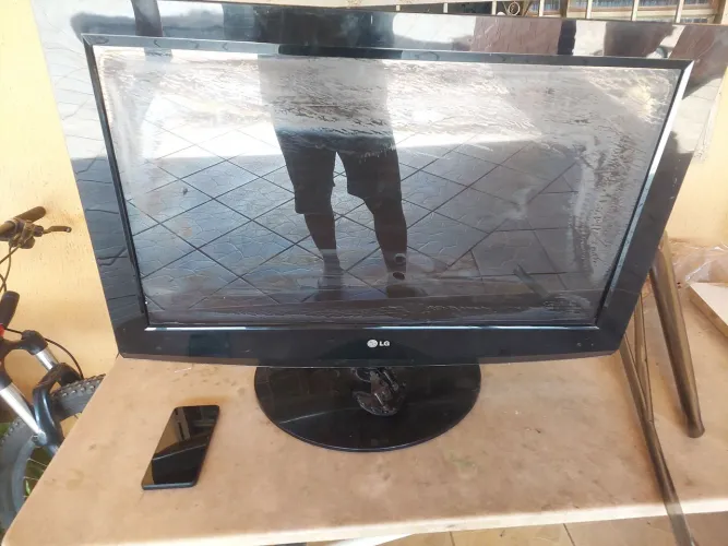 Televisão LG com defeito