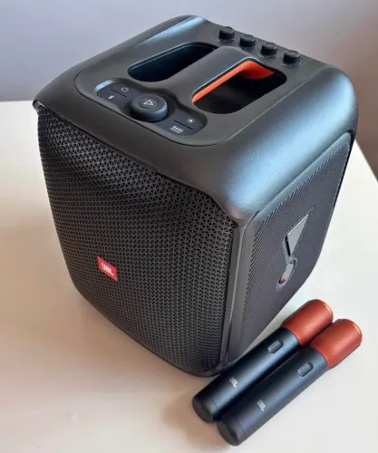 Vendo uma caixa de som JBL 