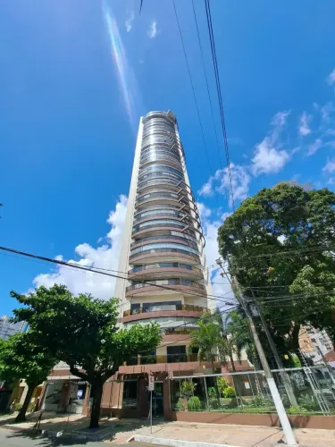 ALUGO AMPLO APARTAMENTO NA BATISTA CAMPOS SENDO UM POR ANDAR, LAZER COMPLETO E PROXIMO DE