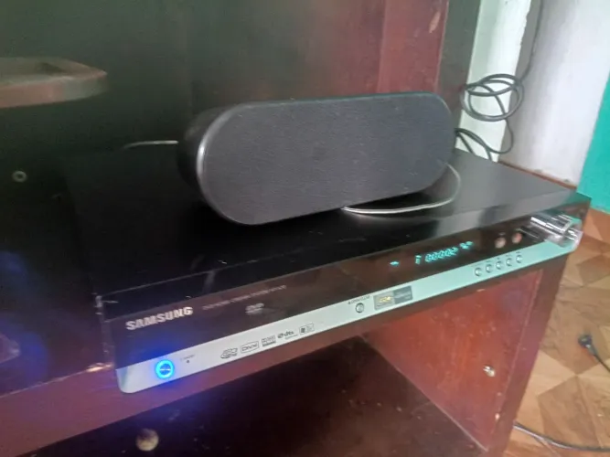 home theater da Samsung com leitor de DVD integrado ,só o rádio que não funciona