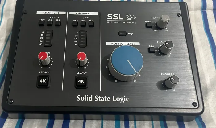 Placa de áudio SSL2+