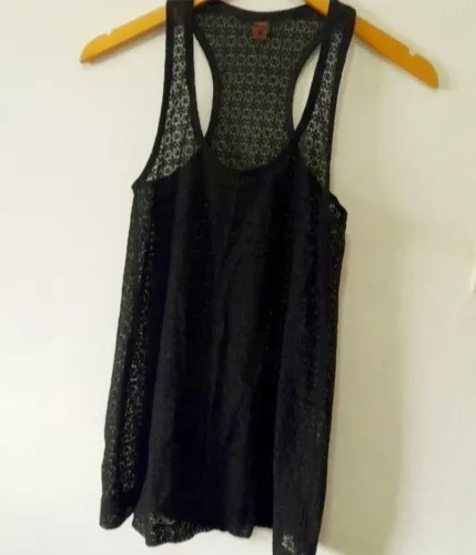 Camiseta de renda da Farm