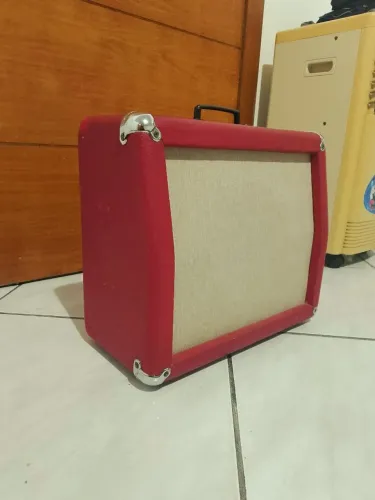 Caixa Gabinete para amplificador de guitarra com falante Warm Music
