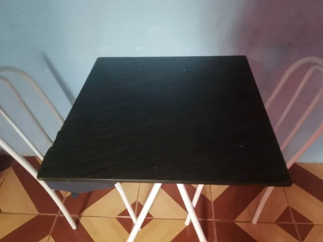 Vendo mesa com pedra de mármore