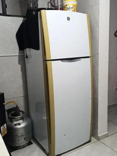 Geladeira frost free GE 410 (NÃO ESTÁ GELANDO)