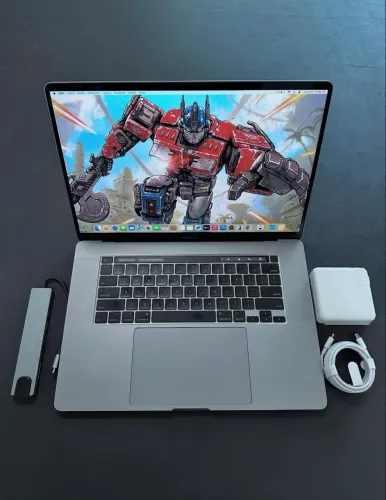 MACBOOK | 32GB | 1TB SSD | I9 INTEL 