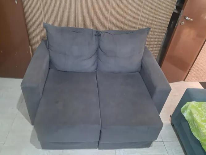 VENDO OU TROCO SOFA RETRÁTIL 400RS CHAMA PV * NÃO ACONPANHO O CHAT OBRIGADO