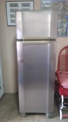 Vendo geladeira dúplex inox