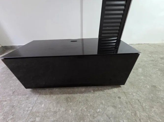 Rack Sonorous em vidro petróleo Black Piano 