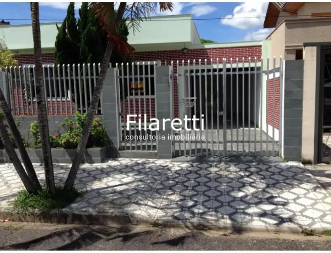 Casa com Edícula - Disponível em