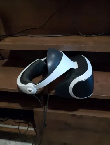 Vendo ps vr de ps4 com 2 controles tudo certinho, a camera dele tbm vai