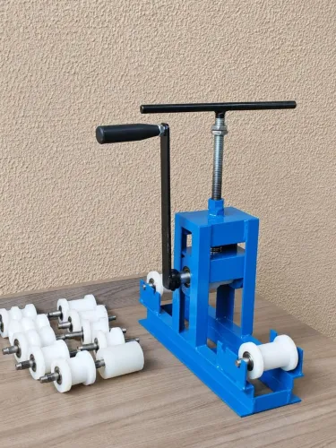 VENDO CALANDRA MANUAL PARA CURVAR METALON E TUBO (INOX E ALUMINIO)