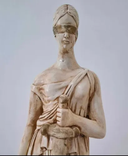 Estátua Direito - Themis