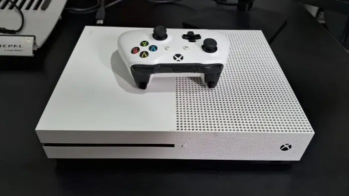 Xbox One S - Vendo ou troco por Switch