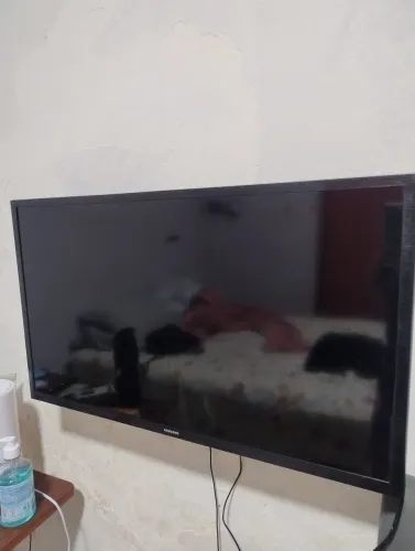Smart TV Samsung 32? - Excelente Estado + Acessórios Originais