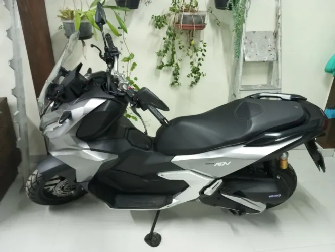 Honda ADV 160 zerada. Vendendo por falta de uso! Na garantia!