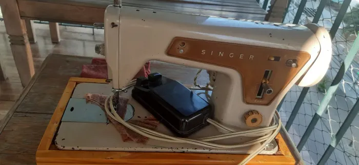 MAQUINA DE COSTURA SINGER