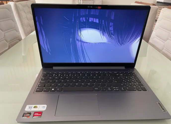 Notebook Lenovo Ryzen 7 - Excelente Desempenho e Ótimo Estado (Oportunidade)