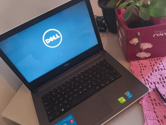 Notebook Dell Inspiron 14 i5 | SSD 250GB NOVO | Placa NVIDIA | 8GB RAM