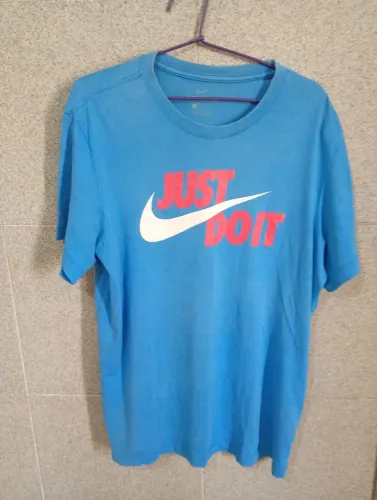 Camiseta NIKE. M